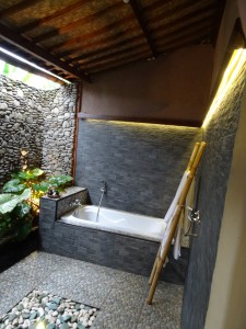 Und natürlich wieder ein schnuckeliges Bad