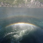 Unter dem Wasserfall