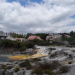 Whakarewarewa - das Maoridorf inmitten der stinkenden heissen Quellen