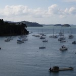Der Hafen vom sehr touristisch haesslichen Paihia - von hier aus nehmen wir die Faehre nach Russell - Dauer 10 min