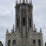 Der schoene Clock Tower gehoert zu den Universitätsgebäuden