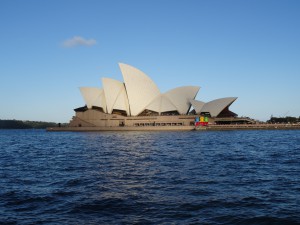 ...und da isse, die Oper im Abendsonnenschein