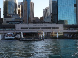 Circular Quay - Fähranleger und Railway station