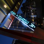 Romanerzählung am laufenden Leuchtband