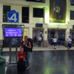 Am Hauptbahnhof in Hua Lampong