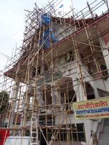 Bambusbaugerüst am Tempel