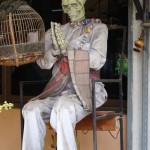 ...morbide Gestalten gesellen sich zu den Schweinekühen, echt eine schräge Tempelanlage