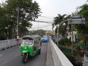 ...auf der Klongbrücke